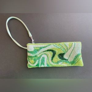 Y2K Liz Clairbone Green Beaded Swirl Pattern Wristlet